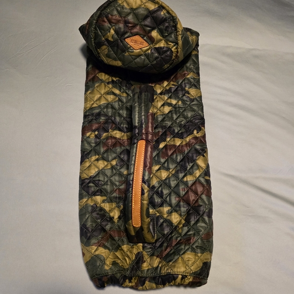 MZ Wallace Camo Quilted YOGA MAT Bag - Picture 2 of 11